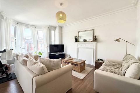 2 bedroom apartment for sale, Westcliff on Sea SS0