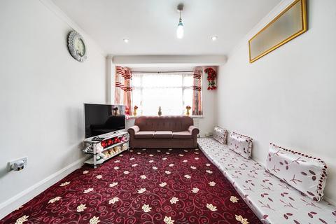 3 bedroom terraced house for sale, Penbury Road, Southall, UB2