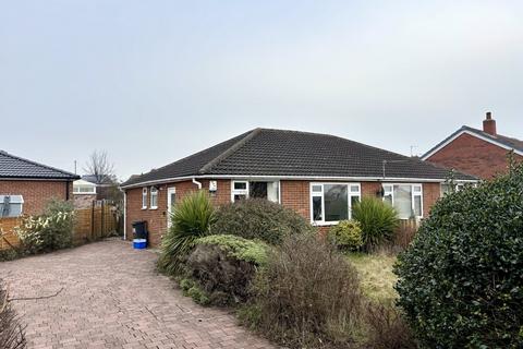 2 bedroom bungalow for sale, Halifax Road, Hightown, Liversedge, WF15