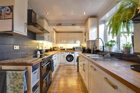 4 bedroom detached house for sale, Chalk Avenue, St. Michaels, Tenterden