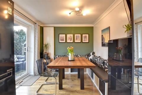 4 bedroom detached house for sale, Chalk Avenue, St. Michaels, Tenterden
