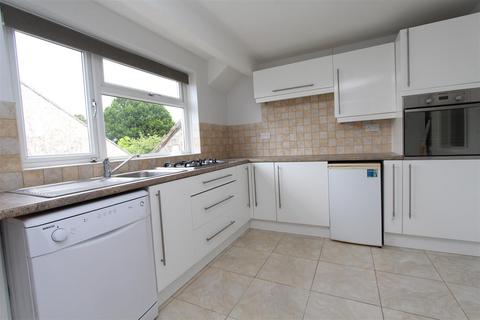 2 bedroom flat to rent, 8 St Marks Close, Keynsham, Bristol