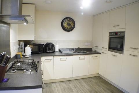 2 bedroom flat to rent, Wilton