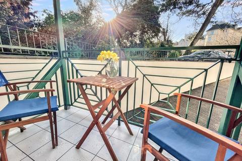 2 bedroom flat for sale, Bournemouth