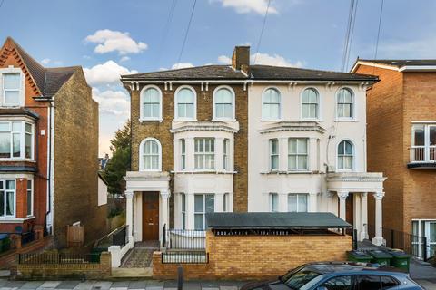 Flat 2, 44 Wellington Gardens, London, SE7 7PH