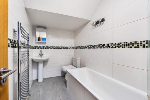 Flat 2, 44 Wellington Gardens, London, SE7 7PH