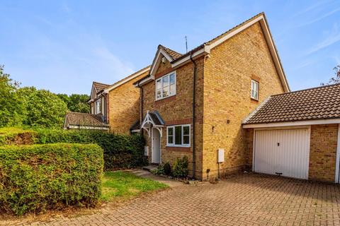 3 bedroom house to rent, Earls Lane, Cippenham, Slough