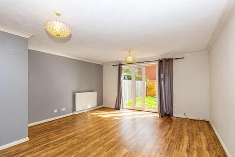 3 bedroom house to rent, Earls Lane, Cippenham, Slough