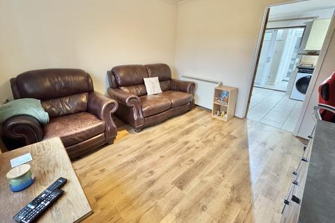 2 Alderdale, Lydney, GL15 5NG