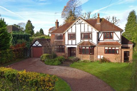 5 bedroom detached house to rent, Kingswood