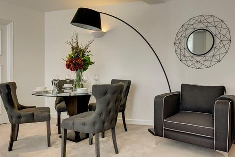 2 bedroom apartment to rent, Hill Street, London W1J