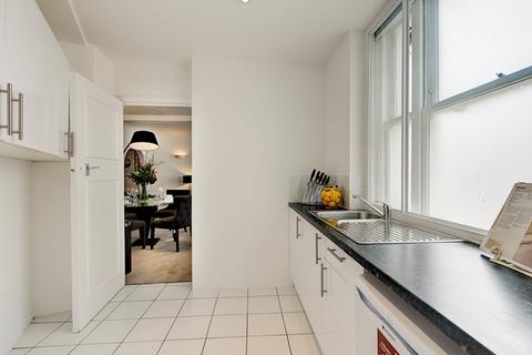2 bedroom apartment to rent, Hill Street, London W1J