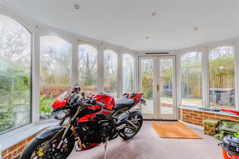 3 Akehurst Field, Ashburnham, Battle, TN33 9LW