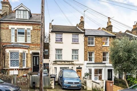 1 bedroom flat for sale, Faversham Road, Catford