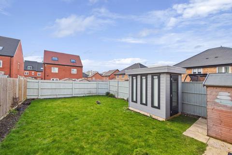 2 bedroom end of terrace house for sale, Emperor Way, Chinnor