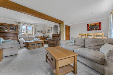 3 bedroom bungalow for sale, Park End, Northants NN13