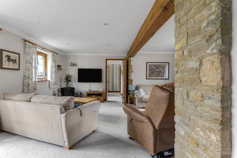 3 bedroom bungalow for sale, Park End, Northants NN13