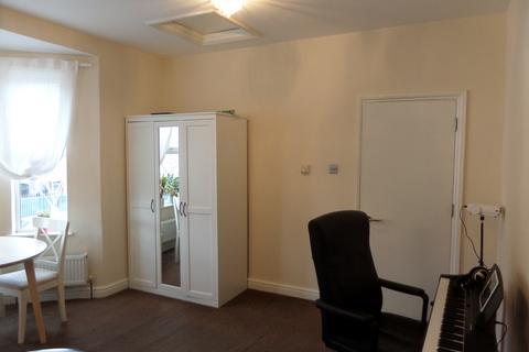 Studio to rent, Aberdeen Road, Croydon CR0