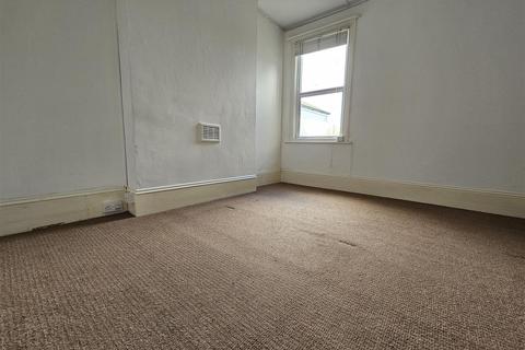 2 bedroom flat to rent, Portland Road, Hove