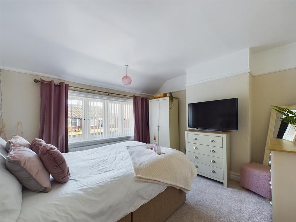 Bed 1.jpg