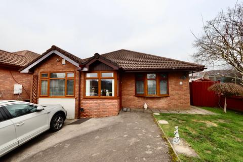 3 bedroom detached bungalow for sale, Woodside, Tir-Y-Berth, CF82