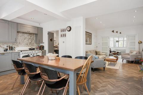 4 bedroom semi-detached house for sale, London W4