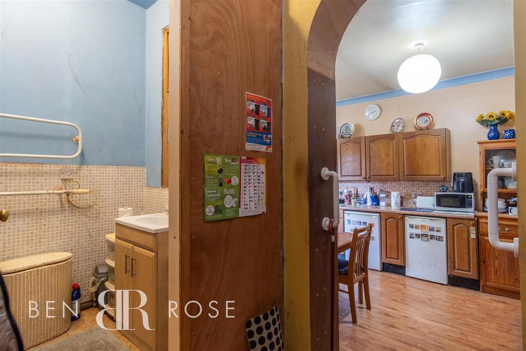 Shower Room/Kitchen