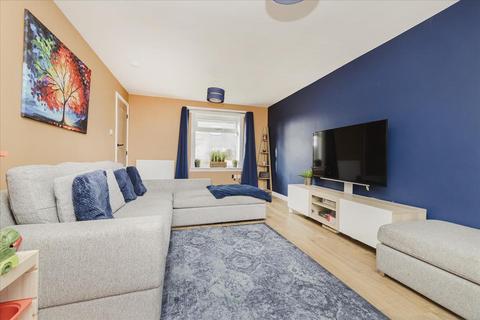 16 Deanburn, Penicuik, EH26 0HS
