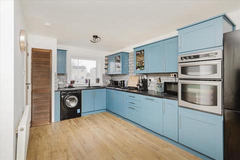 16 Deanburn, Penicuik, EH26 0HS
