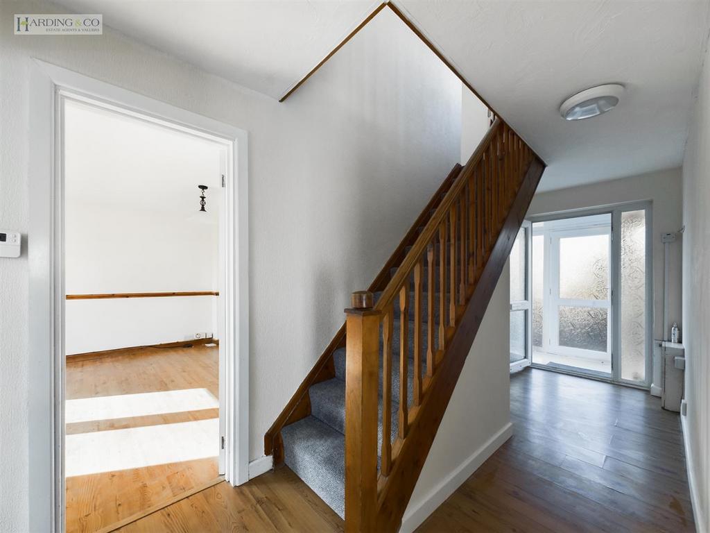 Hallway .2.jpg