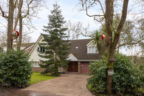 4 bedroom detached house for sale, Windsor SL4