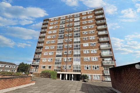 2 bedroom flat for sale, 6 Gardner Close, Wanstead, London, E11 2HN