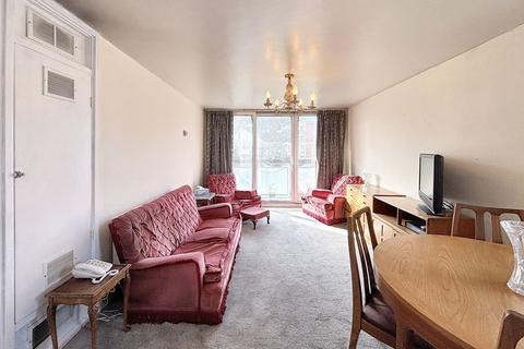 2 bedroom flat for sale, 6 Gardner Close, Wanstead, London, E11 2HN