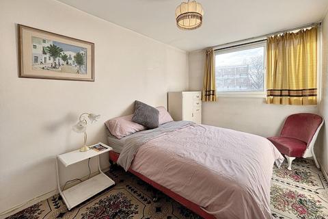 2 bedroom flat for sale, 6 Gardner Close, Wanstead, London, E11 2HN