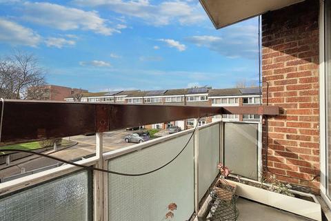 6 Gardner Close, London, E11 2HN