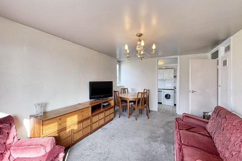 6 Gardner Close, London, E11 2HN