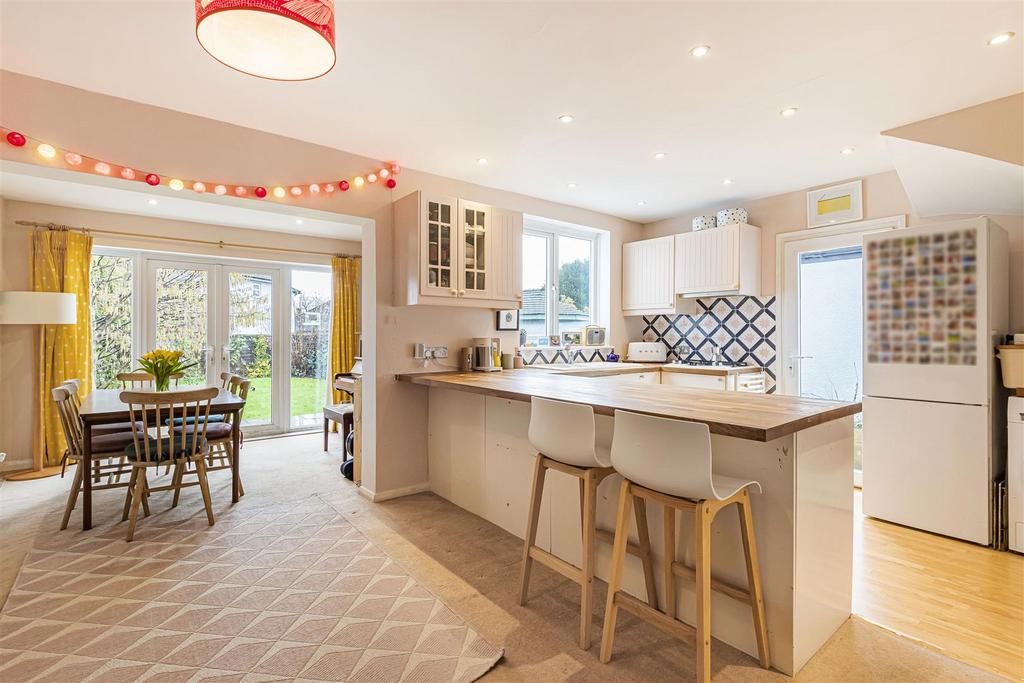 Kitchen  / dining room