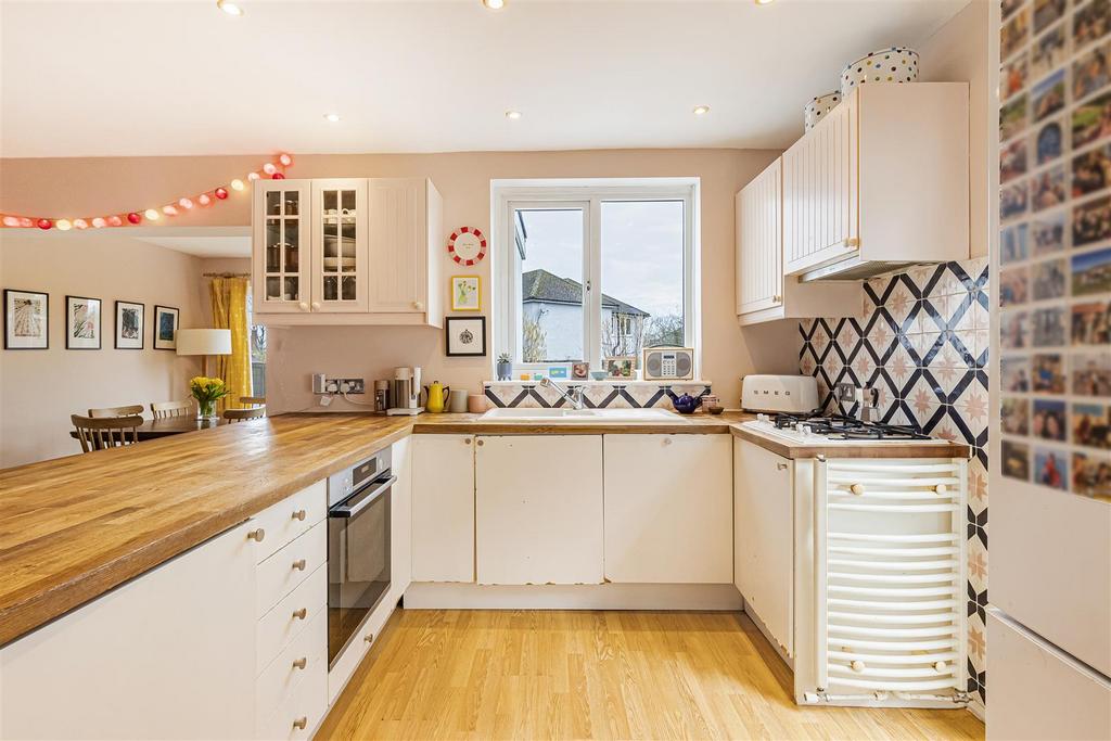 Kitchen  / dining room