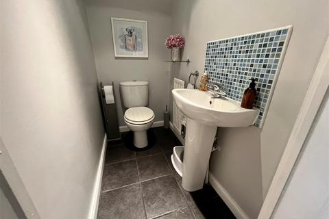 9 Chartwell Close, Daventry, NN11 8AS