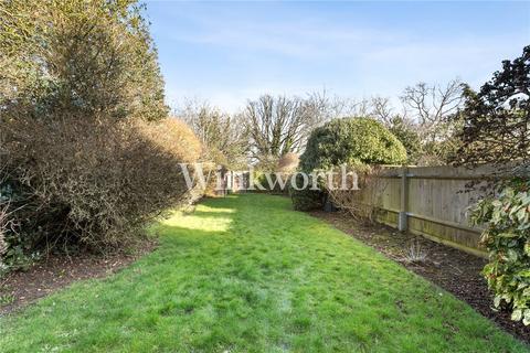 60 Caversham Avenue, London, N13 4LN