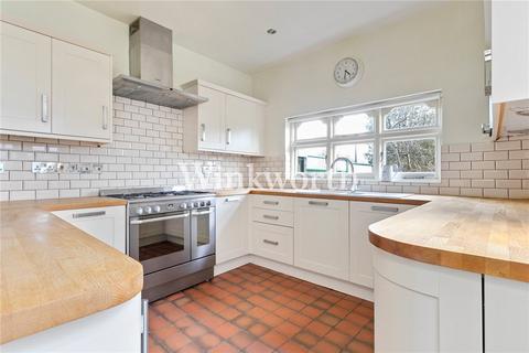 60 Caversham Avenue, London, N13 4LN