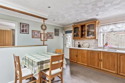 2 bedroom bungalow for sale, Hazelmere Road, Stevenage SG2