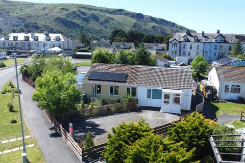 19 Glan Y Mor, Fairbourne, LL38 2BX