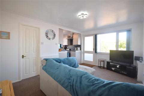 19 Glan Y Mor, Fairbourne, LL38 2BX