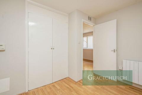 1 bedroom flat for sale, Mallard Court, Walthamstow E17