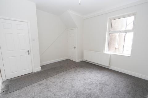 4 bedroom terraced house to rent, Railway Street, Splott, Cardiff, CF24