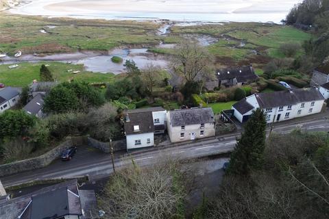 3 bedroom detached house for sale, 24 Gosport Street, Laugharne, Carmarthen