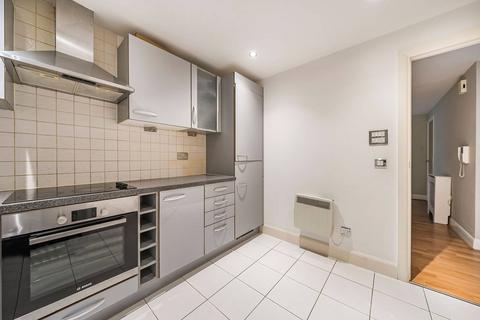 3 bedroom flat for sale, Mercury House, Hanger Hill, London, W5