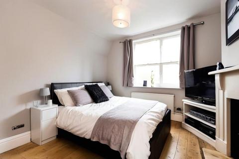 2 bedroom flat to rent, Stamford Street, London SE1