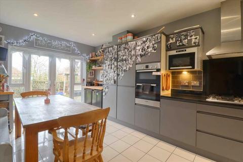3 bedroom detached house for sale, Weeley CO16